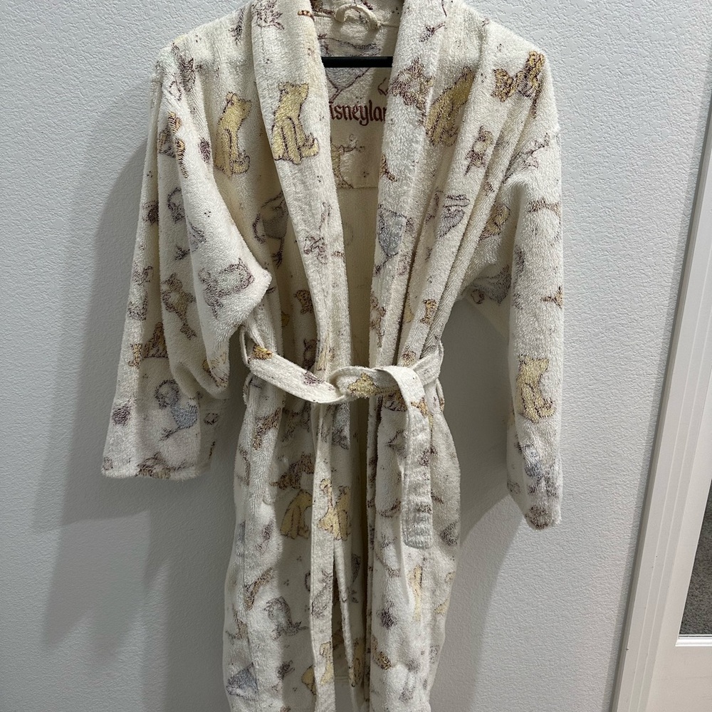 Disneyland Cream Robe with Classic Pooh Print